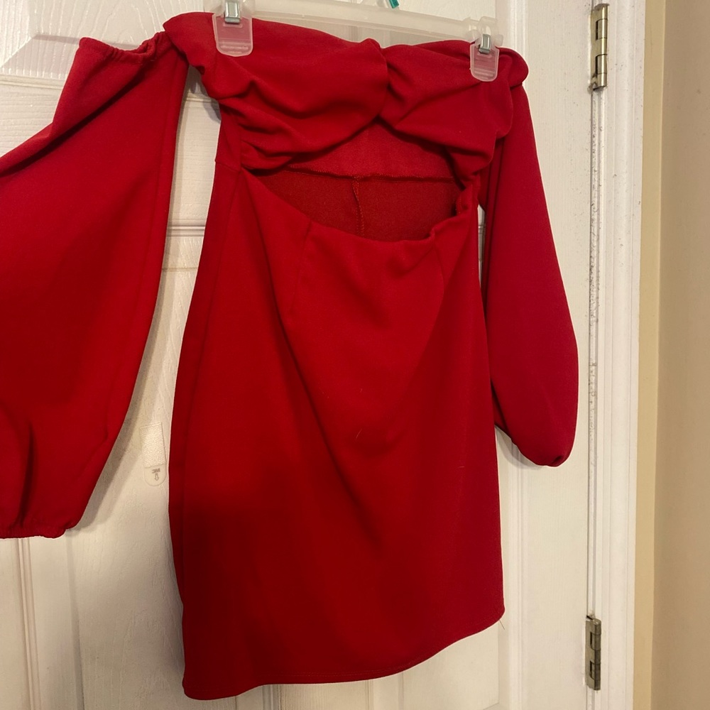 Fashion Nova Red Off the Shoulder Mini Dress // Condition: worn once, very good